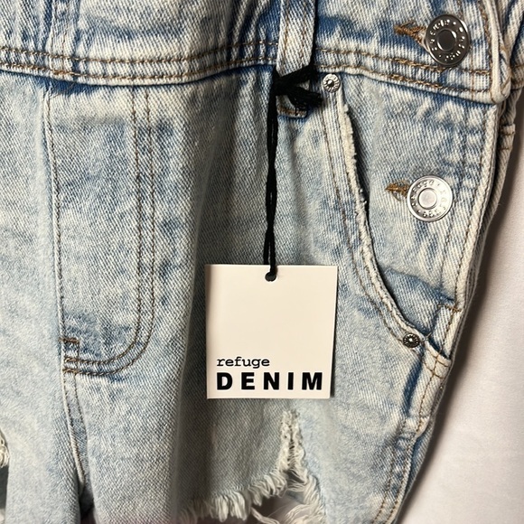 𝅺refuge denim overall shorts.  New - Picture 3 of 4